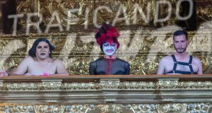 La controversia por obra drag presentada en antigua capilla de Quito: ¿Qué pasó?